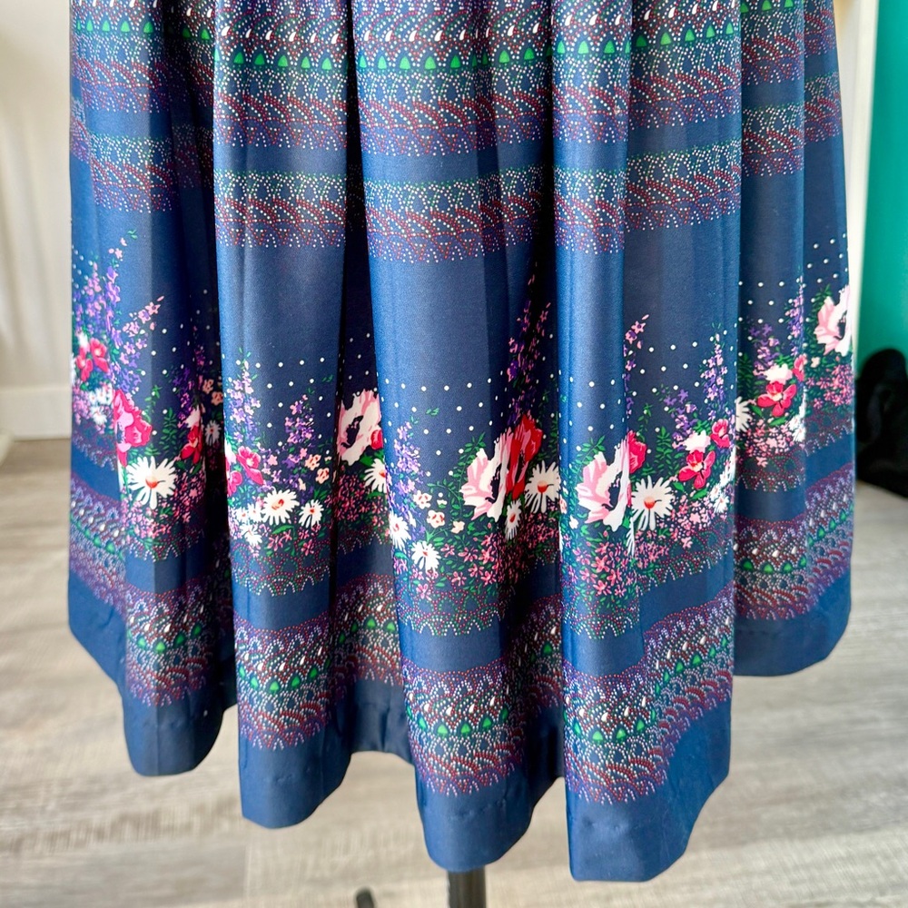 Vintage '70s Floral/Polka Dot Print Midi Housedre… - image 4